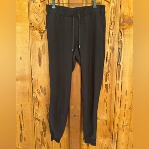 Lululemon black jogger pants Athletica woven size 8, drawstring